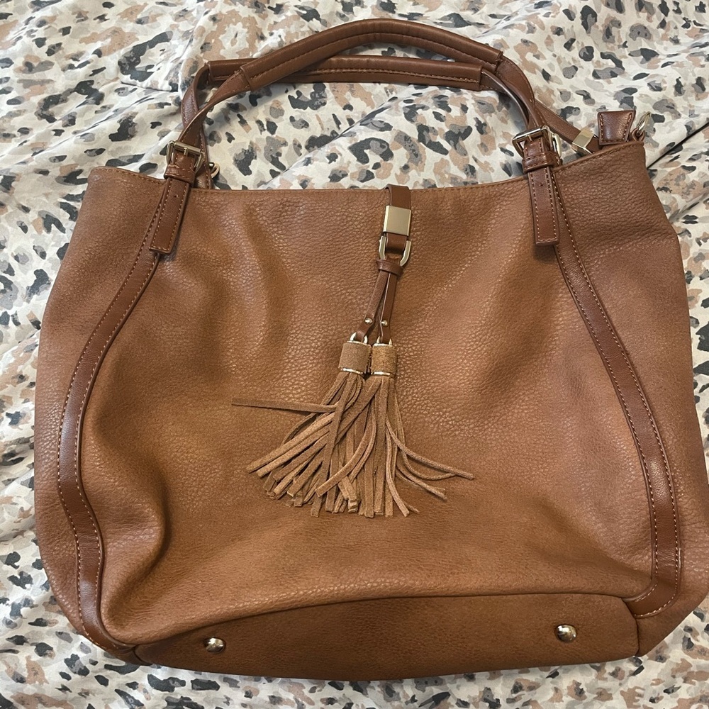 Kohl’s Brown leather shoulder bag. Must go